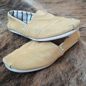 Toms Slip-On Canvas Shoes in Yellow